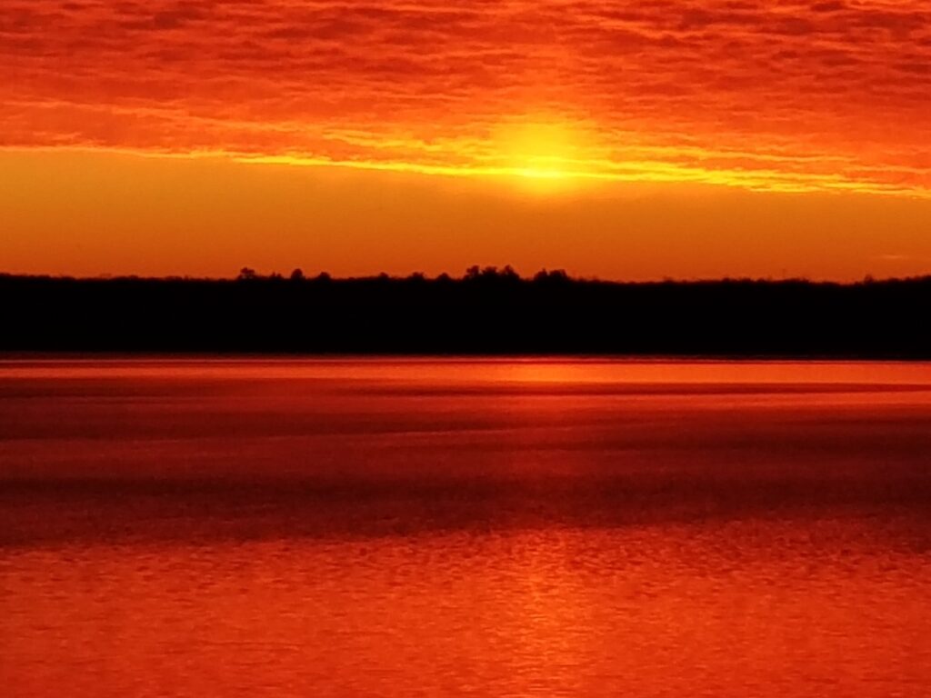 Red sunset Hess lake - image