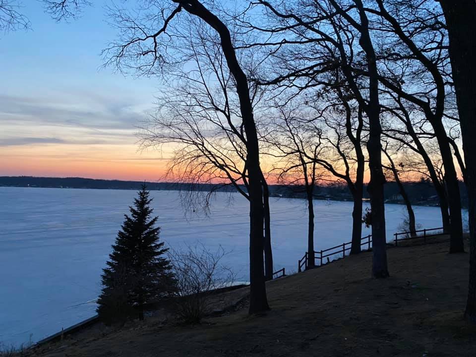 Winter view Hess lake - image
