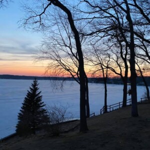 Winter view Hess lake - image